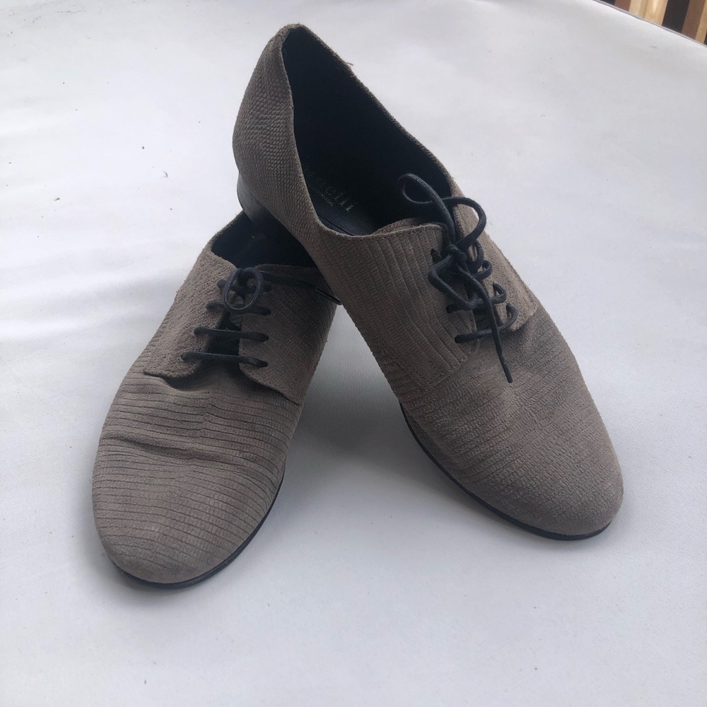 Women’s Suede Lace Up Oxford Shoes